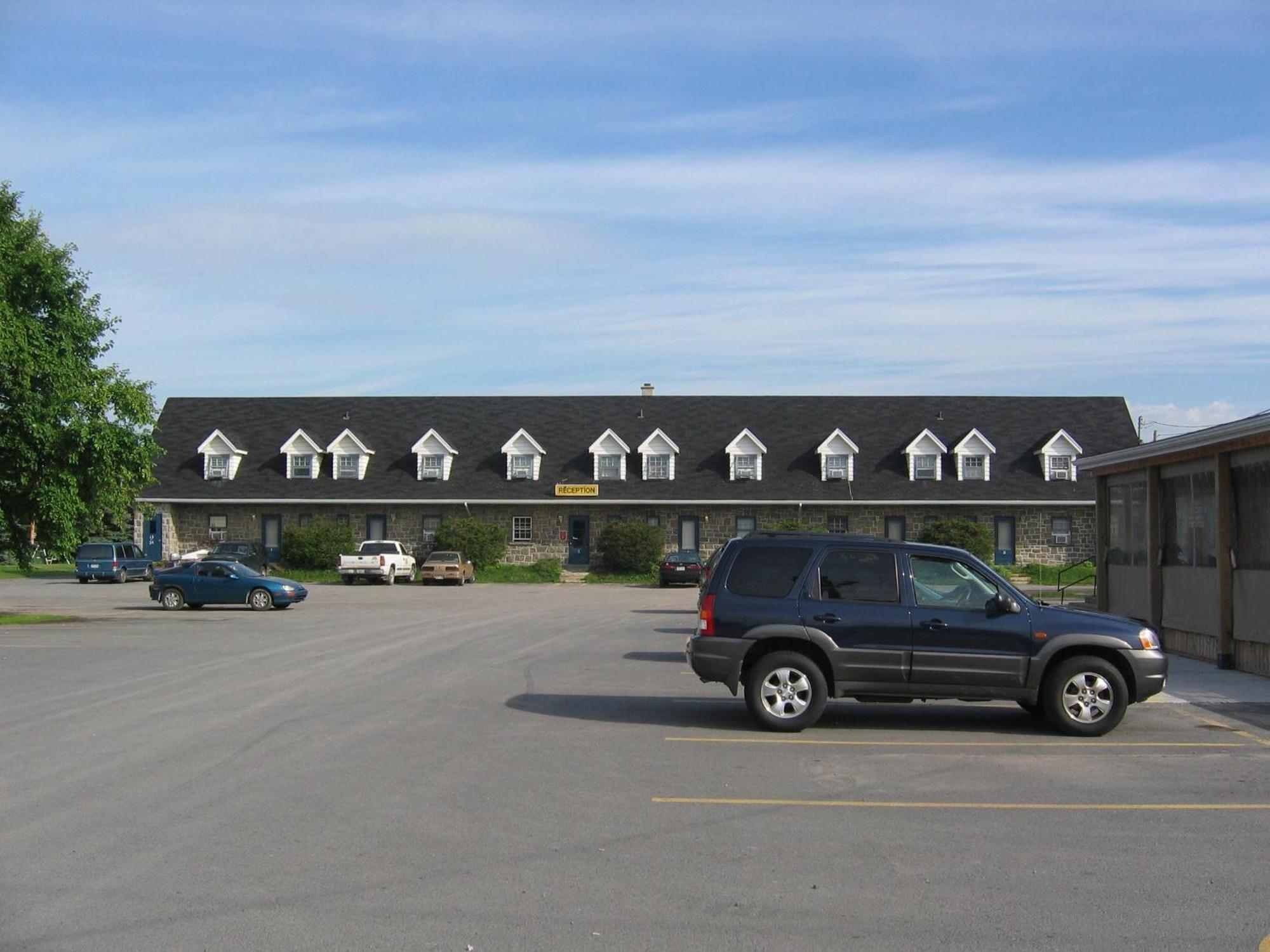 Motel Grande Ile Salaberry-de-Valleyfield Exterior foto